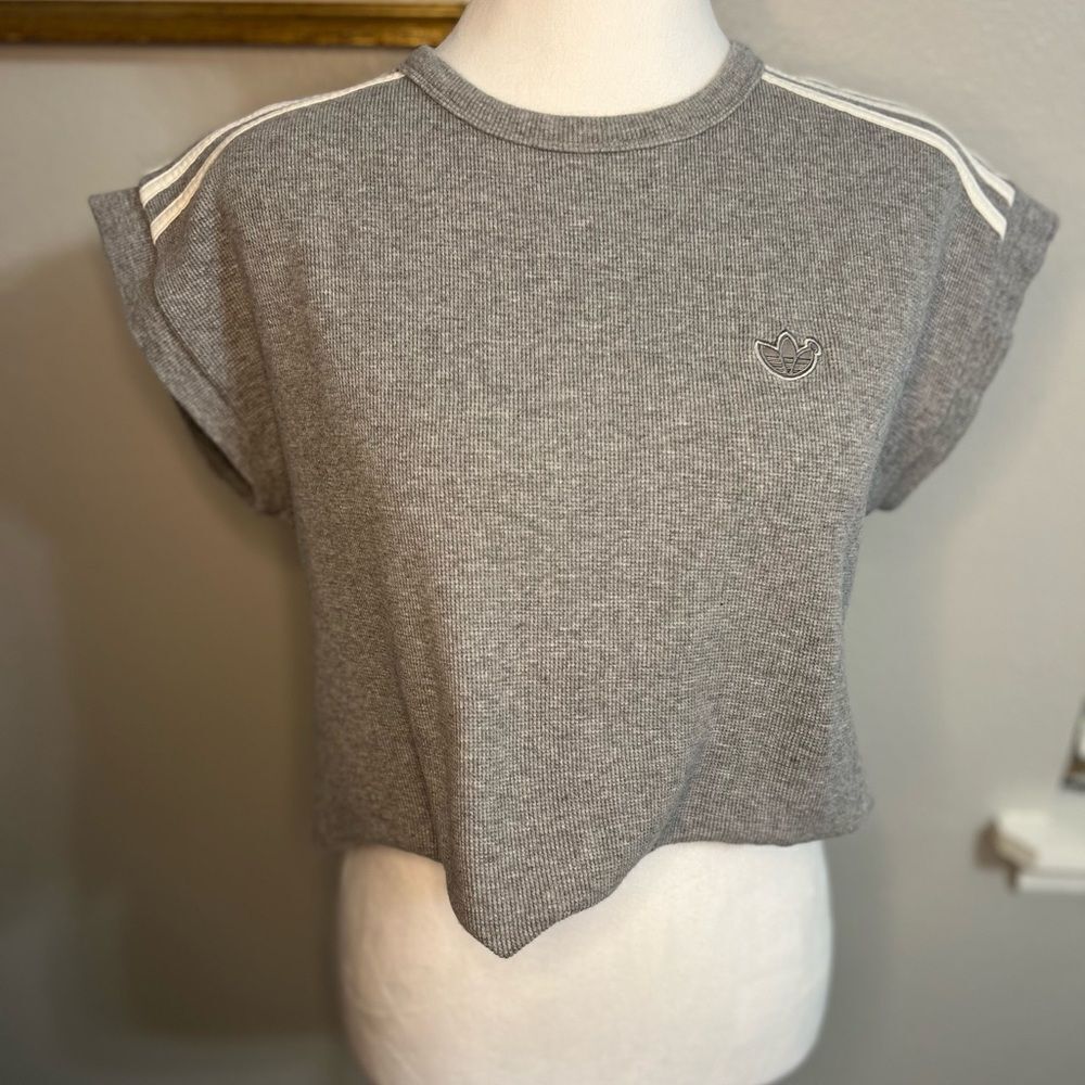 Adidas HE1476 Blue Version Waffle Crop
Top Grey Medium Gray 2021 - Picture 2 of 16